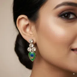 getbling Peacock-Inspired Jewellery Set with Crystal Necklace, Earrings and Maang Tikka, Silver and Green image 2