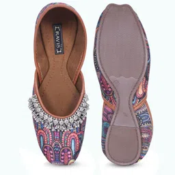 ravis Women Bellies Sandal image 5