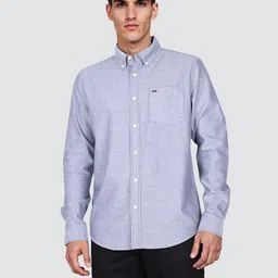 lee Men Regular Fit Solid Spread Collar Casual Shirt image 2