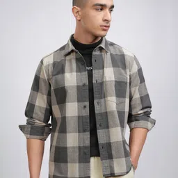 Men Slim Fit Checkered Cut Away Collar Casual Shirt-image-11