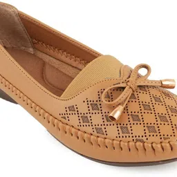get glamr Women Bellies Sandal image 3