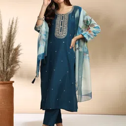mokosh Women Silk Blend Kurta Pant Dupatta Set image 5