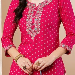 prisca Women Floral Print Viscose Rayon Straight Kurta image 4