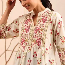 clothi fab Women Printed Cotton Blend Flared Kurta image 3