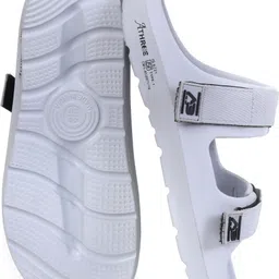 athree Men Flip Flops image 4