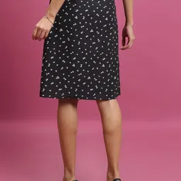 tokyo talkies Women Printed Regular Black Skirt image 2