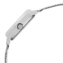 JOKER & WITCH Women Dial & Stainless Steel Straps Digital Watch AMWW894 image 4