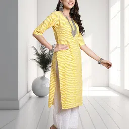 HERE&NOW Women Pack Of 3 Ethnic Motifs Printed Crepe Kurta image 3