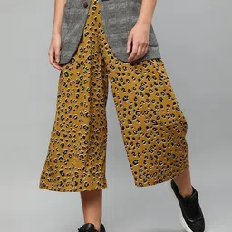 Sera Women Floral Printed Flared High-Rise Culottes Trousers image 1