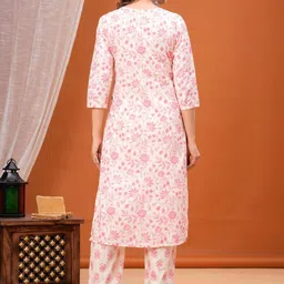 DORIYA Women Floral Printed Regular Kurta with Trousers image 3