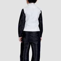 Pehanaava Boys Mandarin Collar Kurta with Pyjamas & Waistcoat image 4