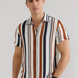 Mast & Harbour Men Standard Fit Vertical Striped Spread Collar Casual Shirt-picture-33