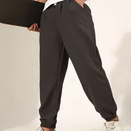 SHOWOFFFF Men Low-Rise Easy Wash Pleated Trousers-picture-35