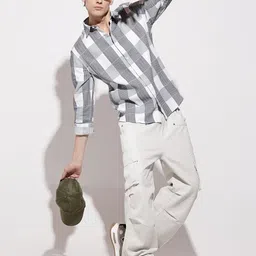 SHOWOFFFF Men Straight Checked Casual Shirt image 3