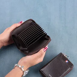 WATCHSTAR Unisex Textured Leather Card Holder image 5