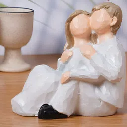 Zart White Idol Showpiece image 1