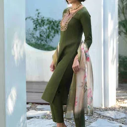 MOJILAA Women Floral Embroidered Regular Sequinned Kurta with Trousers & With Dupatta image 3