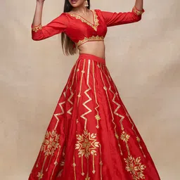 Gulabo by Abu Sandeep Women Embellished Maxi Flared Skirt image 3