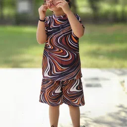 YK Kids Abstract Printed T-shirt With Shorts image 3