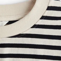 H&M Cropped T-shirt image 2