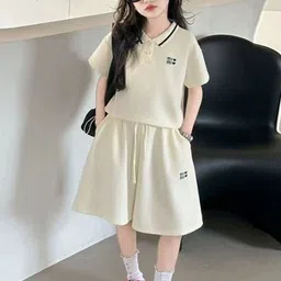 LULU & SKY Girls Printed T-shirt with Shorts image 5