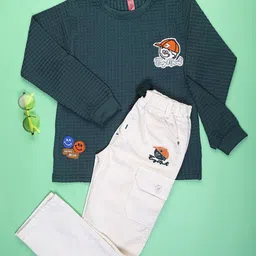 V-Mart Boys Self Design Round Neck T-shirt With Trouser-image-14