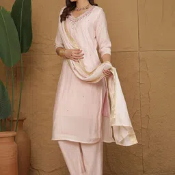 Anouk Floral Embroidered Beads and Stones Kurta With Trousers & Dupatta image 4