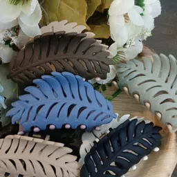 STING BEE Women Multicolor Pack of 4 Leaf Shape Hair Claw Clips-image-4