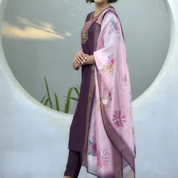 DIVASTRI Women Ethnic Motifs Embroidered Regular Kurta with Trousers & With Dupatta image 5