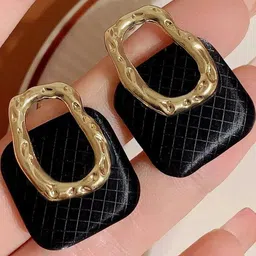 VAGHBHATT Geometric Studs Earrings image 2