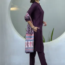 BE IN TEXO FAB Mandarin Collar Thread Work Kurta With Trousers & Dupatta image 2