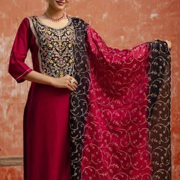 VredeVogel Women Floral Embroidered Regular Sequinned Kurta with Trousers & With Dupatta image 3