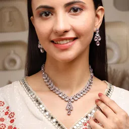 EIT Collection Peach Alloy Necklace image 4