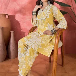 Sangria Printed V-Neck Tunic With Trouser Co-Ords image 3