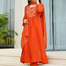 Brand Hill Floral Printed Pleated Sequinned Kurta With Trousers & Dupatta image 2