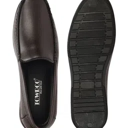 Towrco Men Textured Square Toe Slip On Everyday Loafers image 4