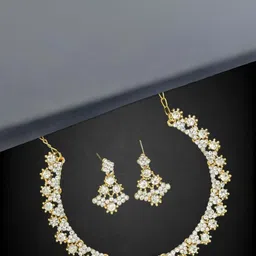 Women Click Gold-Plated Stone-Studded Jewellery Set image 1