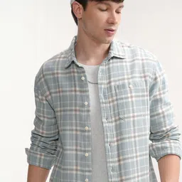 HIGHLANDER Men Spread Collar Tartan Checked Cotton Casual Shirt-image-69