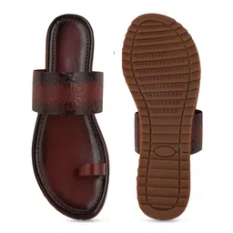 SAPATOS Women One Toe Flats with Laser Cuts image 4