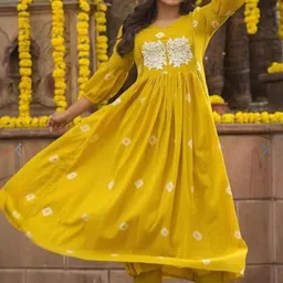 Lee Moda Women Floral Printed Kurta with Trousers image 5