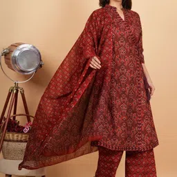 SZN Women Ethnic Motifs Printed Angrakha Pure Cotton Kurta with Palazzos & With Dupatta image 2