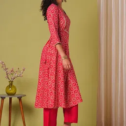 DIVASTRI Bandhani Printed V-Neck Gotta Patti A-Line Kurta With Palazzos image 3