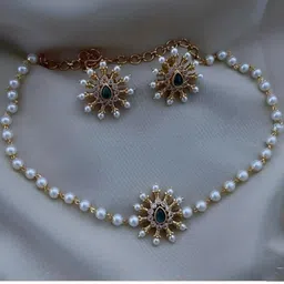 ARADHEMA Women White Jewellery Set image 1