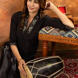 KRITVA FASHION Women Solid Kurta with Trousers & Dupatta image 5