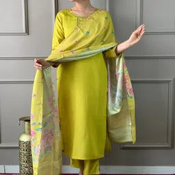 TURITY Women Floral Embroidered Regular Thread Work Chanderi Silk Kurta with Trousers & With Dupatta image 4