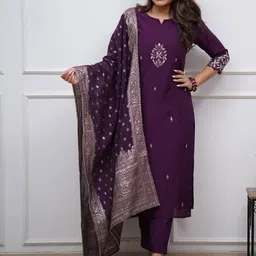 SheChoiceFAB Women Ethnic Motifs Embroidered Regular Thread Work Kurta with Trousers & With Dupatta image 3