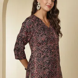 Anouk Rustic Ethnic Motifs Printed V-Neck Kurti image 5