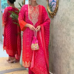 Anni Designer Women Ethnic Motifs Printed Regular Kurta with Trousers & Dupatta image 2