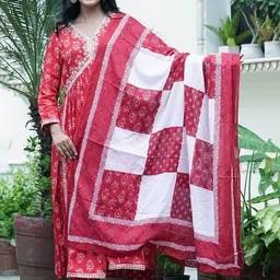 MF Hayat Ethnic Motifs Printed Regular Thread Work A Line Kurta with Salwar & Dupatta image 3