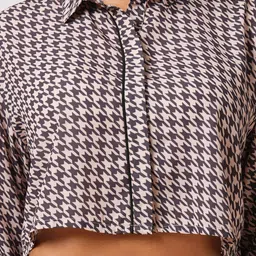 Globus Printed Houndstooth Cuffed Sleeves Crop Shirt With Mini Skirt image 2